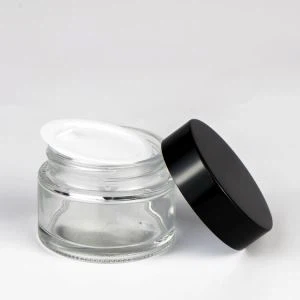 Mlাকনা সহ 100 মিলি গ্লাস জারস